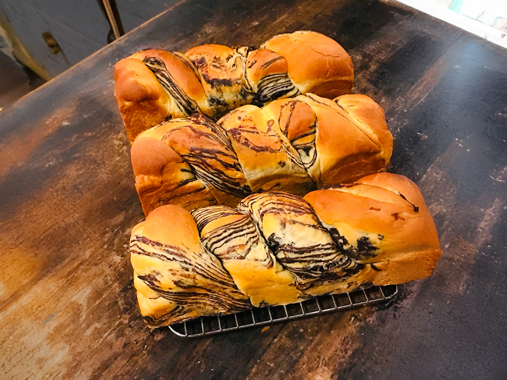 練り込み食パン（チョコ）