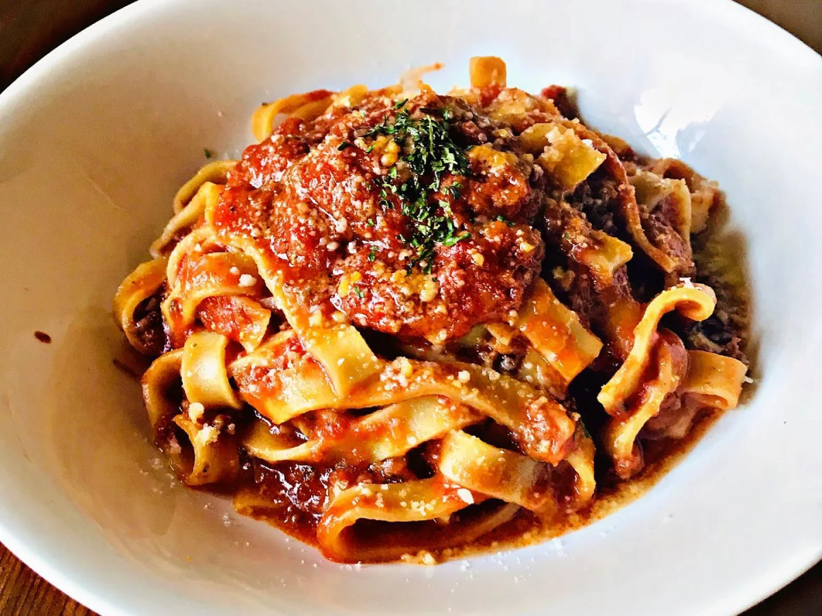 絶品フェットチーネラグー